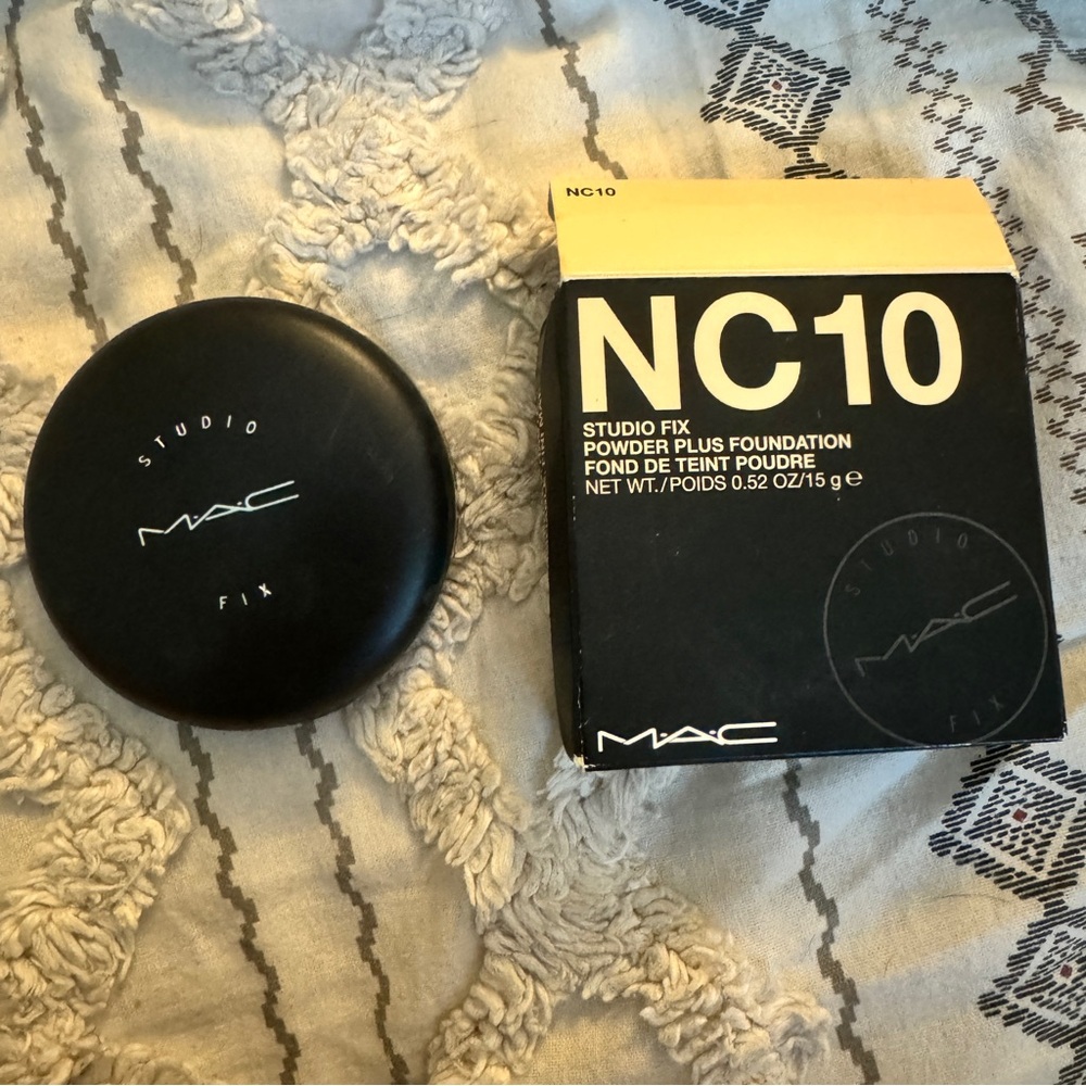 NEW MAC Studio Fix Powder Plus Foundation NC10 (BRAND NEW)